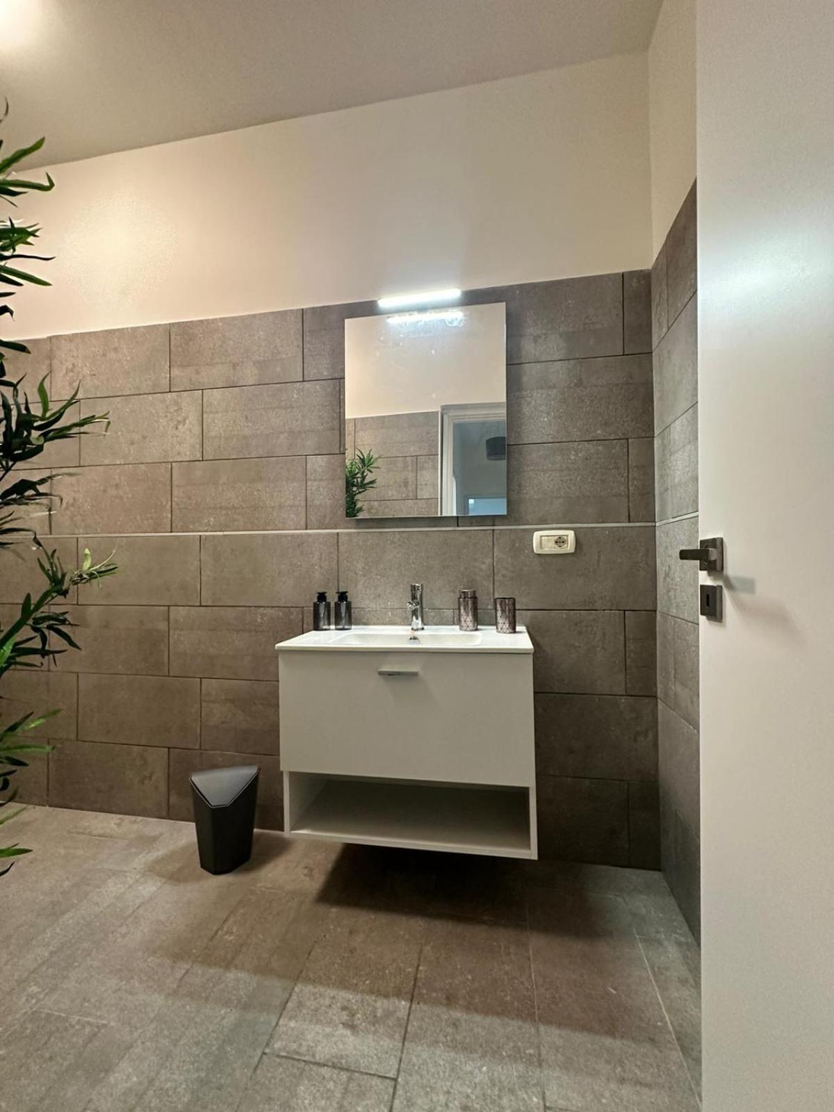 Hv Suites Decumanus Наполи Екстериор снимка