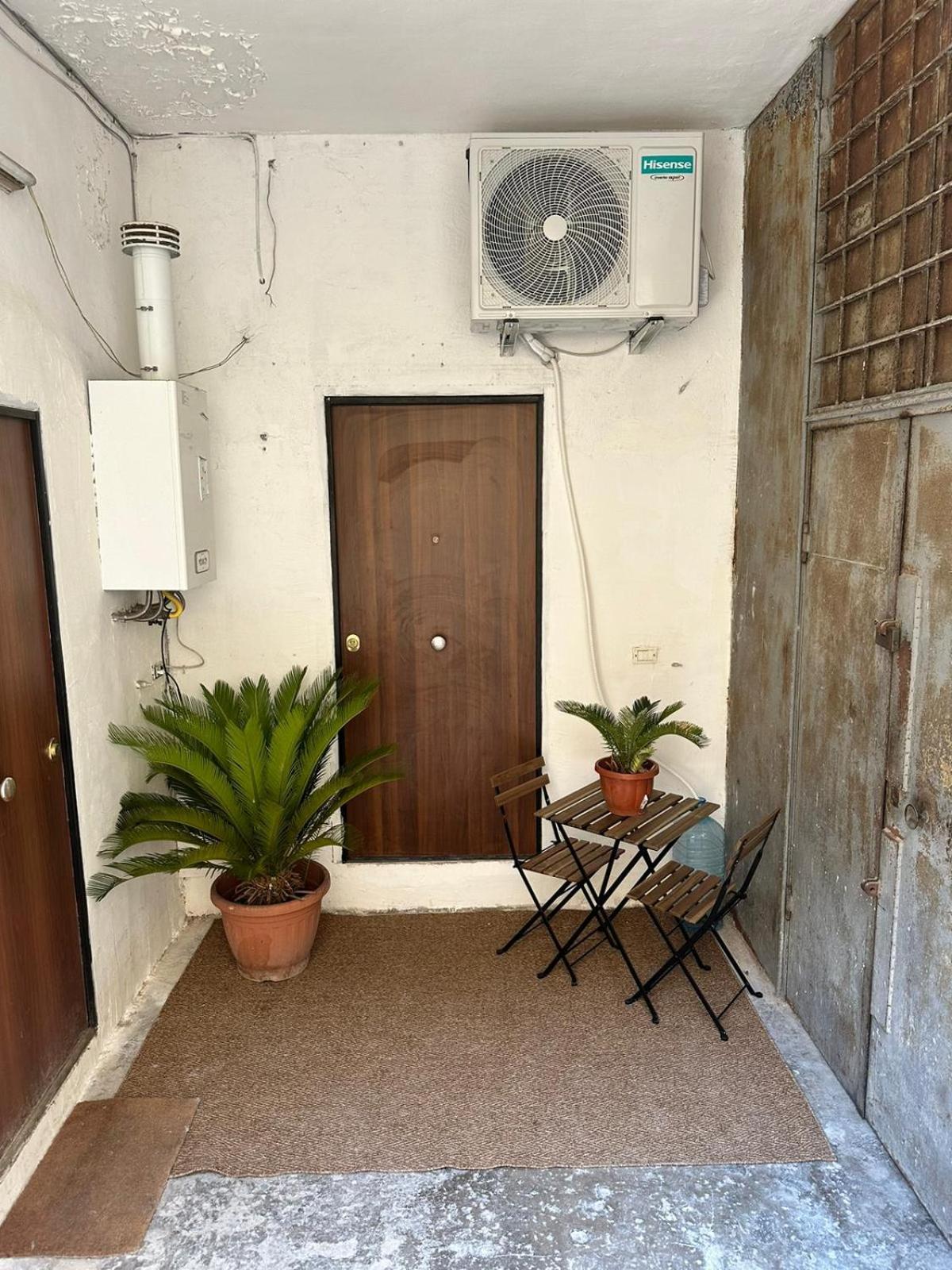 Hv Suites Decumanus Наполи Екстериор снимка